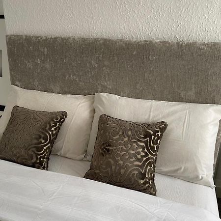 Hendon Park Apartments In London The Hyde Εξωτερικό φωτογραφία