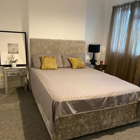 Hendon Park Apartments In London The Hyde Εξωτερικό φωτογραφία