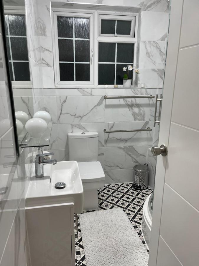 Hendon Park Apartments In London The Hyde Εξωτερικό φωτογραφία